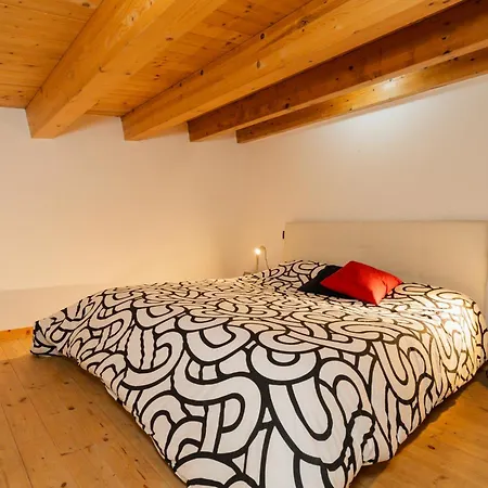 Naiadi Giudecca * سيراكوزا